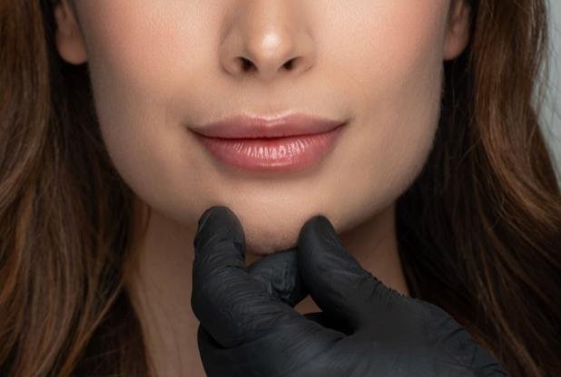 Chin filler filler in High Wycombe, Buckinghamshire clinic